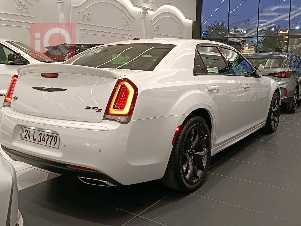 کرایسلەر 300